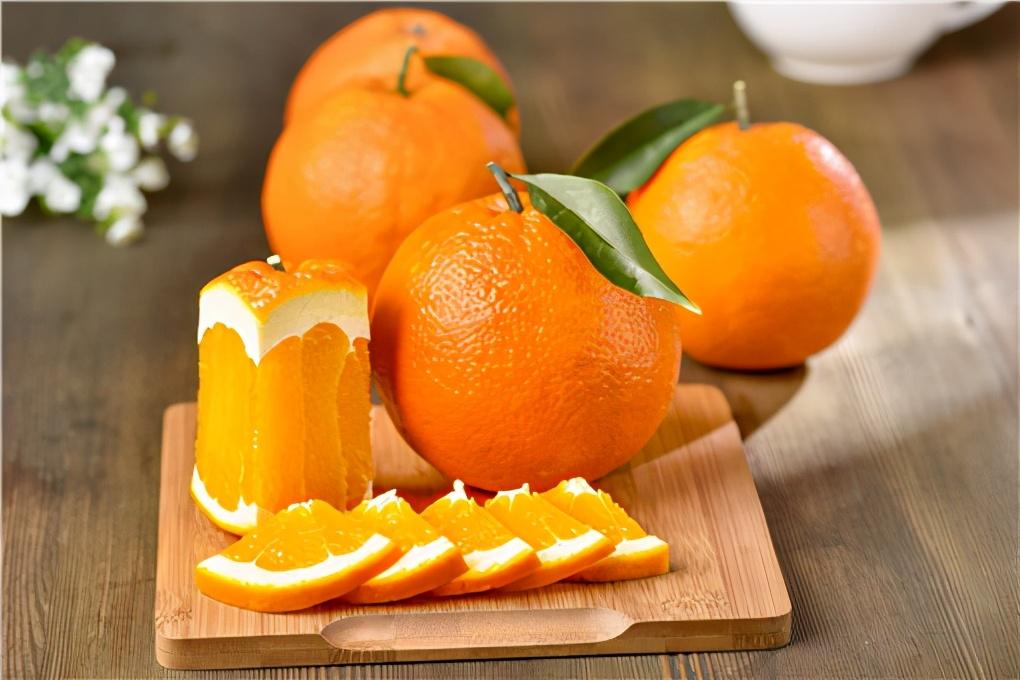 脐橙浇水可以浇在叶子上吗?