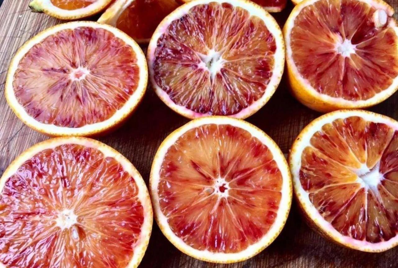 塔罗科血橙(“少见多怪”让血橙蒙受不白之冤，橙子变红可不是打了催红素)