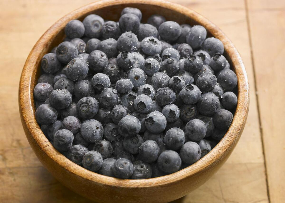 夏季必吃三种水果：樱桃、蓝莓、甜瓜，清凉解暑、抗氧化、助眠