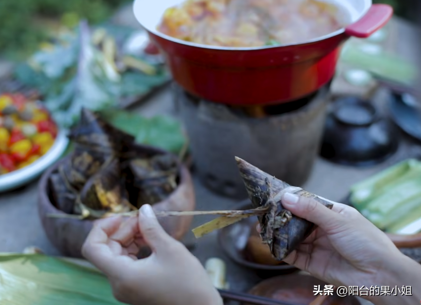 端午粽子包法揭秘，箬竹叶的防腐特性让粽子更加美味可口！