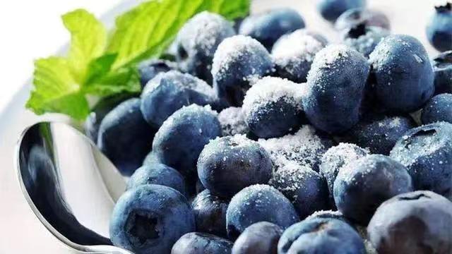 蓝莓的营养价值与挑选清洗方法，让你更懂它