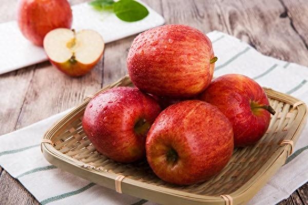 最受欢迎的减肥食物大揭秘！苹果、草莓、木瓜...哪一种最适合你？
