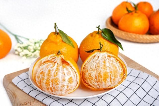 丑橘与粑粑柑对比解析，产地、外观、口感、营养一网打尽！